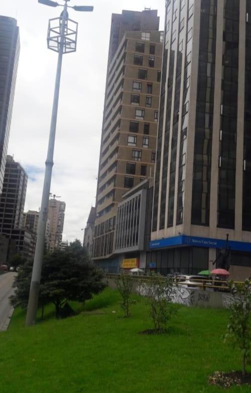 Toscano S Aparta Estudio Hospedaje Amoblado Torre 2 Equilibrium Bogota Buitenkant foto
